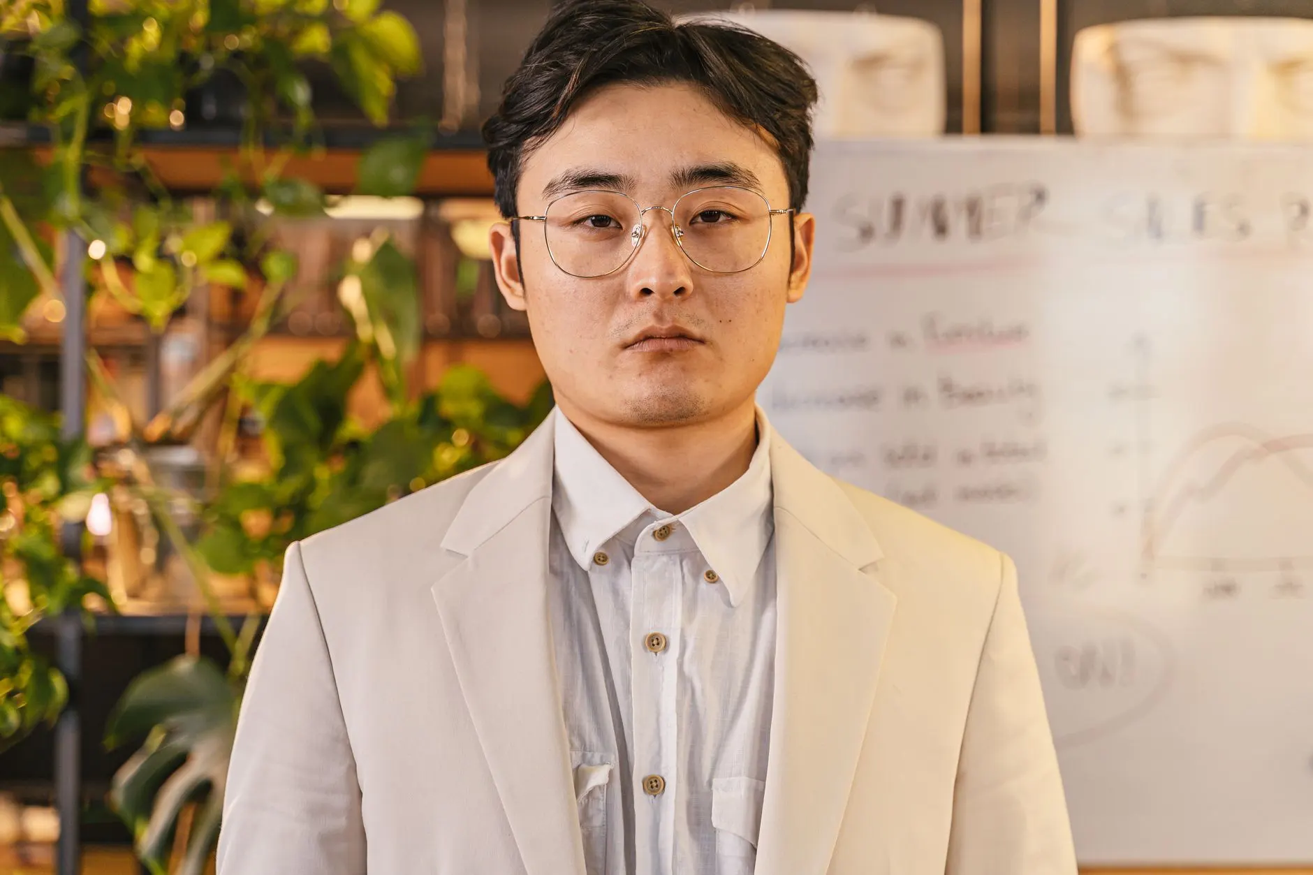 化妆品原料质量管控要点：从植物提取到功效成分的全程管理